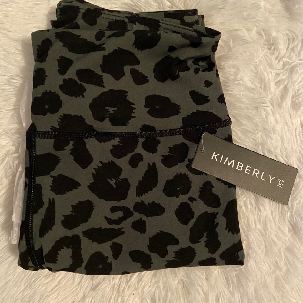 KIMBERLY Leopard Print Leggings - Picture 3 of 8